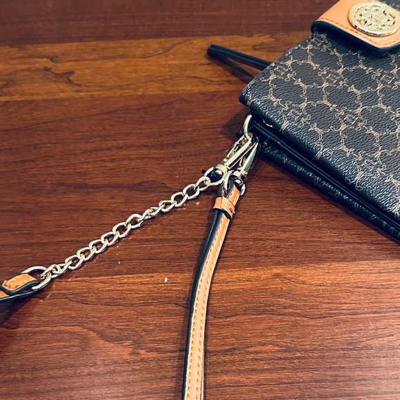 🌟HP🌟NWOT Brown/Tan Vegan Leather Chain Wristlet Crossbody Nanette Lepore - Picture 9 of 12